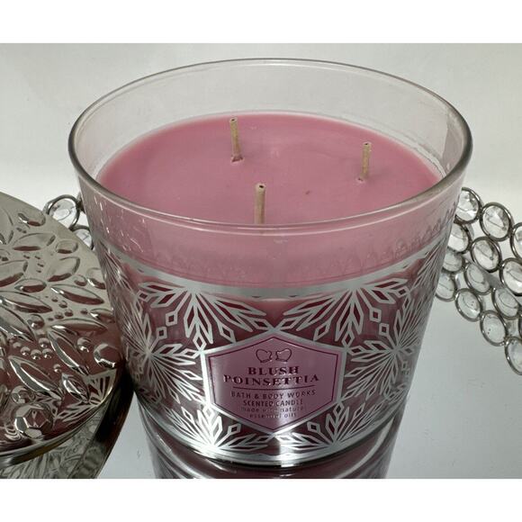 1 New BLUSH POINSETTIA 3 WICK SENTED CANDLE BATH & BODY WORKS - Picture 2 of 5